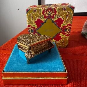 Vintage Avon grand piano perfume compact collectible